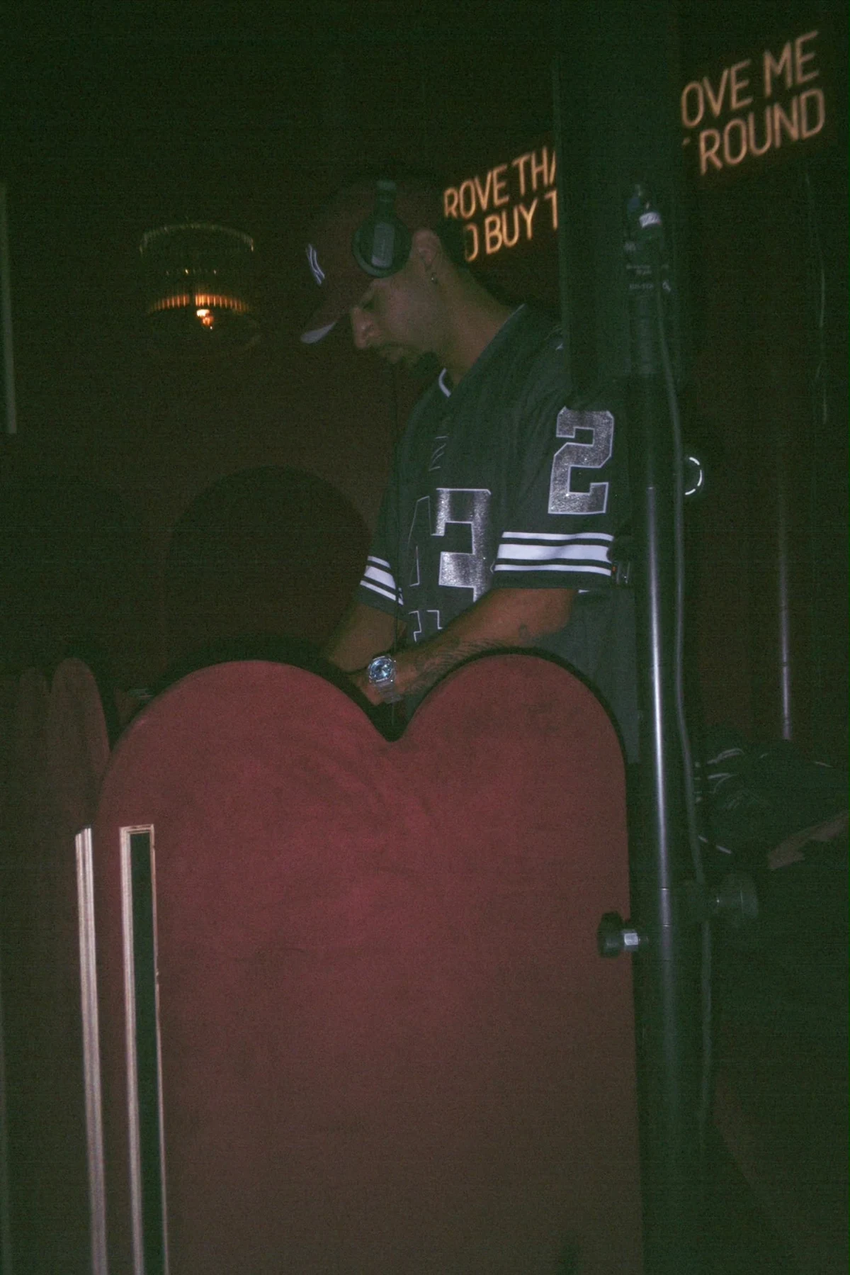 DjeeWagon mixing at the decks